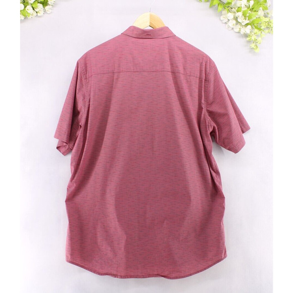 Travis Mathew Men's Short Sleeve Lightweight Shirt Brick Red Size XL - Picture 2 of 7